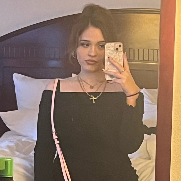 Meet your Posher, Adylene - Picture 1 of 1